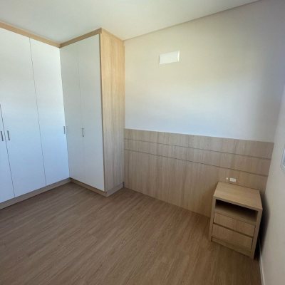 Casa em Condomínio com 197m², 4 quartos, 3 suítes, 4 garagens, no bairro São João do Rio Vermelho em Florianópolis