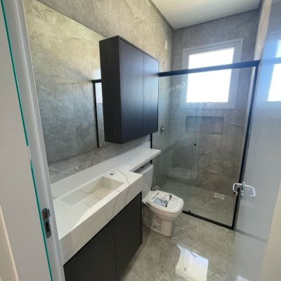 Casa em Condomínio com 197m², 4 quartos, 3 suítes, 4 garagens, no bairro São João do Rio Vermelho em Florianópolis