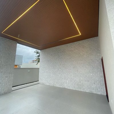 Casa em Condomínio com 291m², 3 quartos, 3 suítes, 2 garagens, no bairro Ingleses do RIo Vermelho em Florianópolis