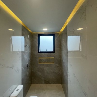 Casa em Condomínio com 291m², 3 quartos, 3 suítes, 2 garagens, no bairro Ingleses do RIo Vermelho em Florianópolis