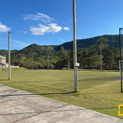 Terreno Comercial/Residencial com 359m², no bairro Ratones em Florianópolis