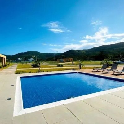 Terreno Comercial/Residencial com 359m², no bairro Ratones em Florianópolis