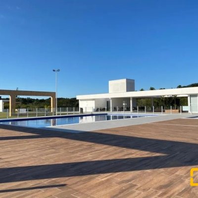 Terreno Comercial/Residencial com 359m², no bairro Ratones em Florianópolis