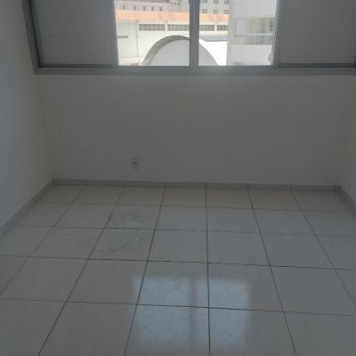 Apartamentos com 42m², 1 quarto, no bairro Centro em Florianópolis