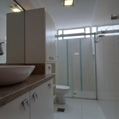 Apartamentos com 139m², 3 quartos (sendo 1 suíte), 1 garagem, no bairro Centro em Florianópolis