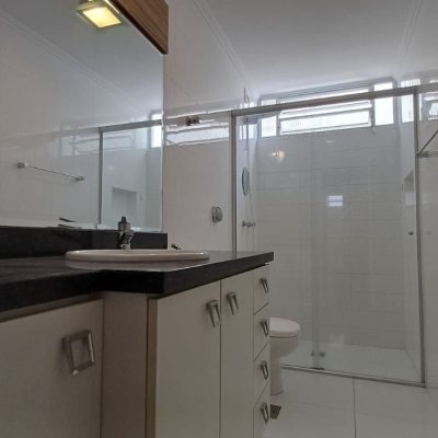 Apartamentos com 139m², 3 quartos (sendo 1 suíte), 1 garagem, no bairro Centro em Florianópolis