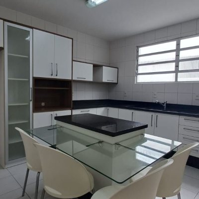 Apartamentos com 139m², 3 quartos (sendo 1 suíte), 1 garagem, no bairro Centro em Florianópolis