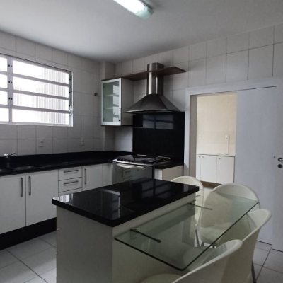 Apartamentos com 139m², 3 quartos (sendo 1 suíte), 1 garagem, no bairro Centro em Florianópolis