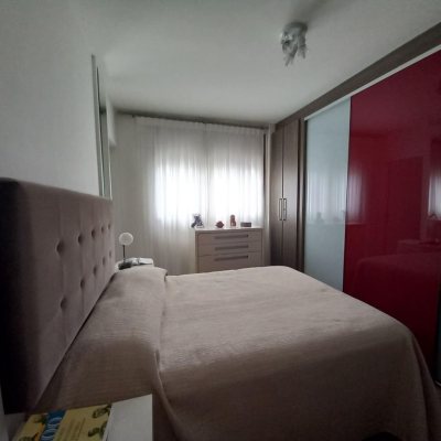 Apartamentos com 110m², 3 quartos, 1 suíte, 2 garagens, no bairro Centro em Florianópolis