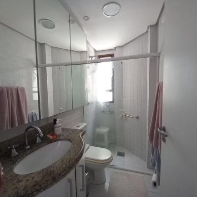 Apartamentos com 110m², 3 quartos, 1 suíte, 2 garagens, no bairro Centro em Florianópolis