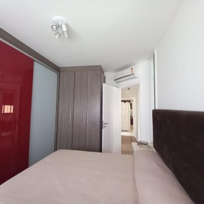 Apartamentos com 110m², 3 quartos, 1 suíte, 2 garagens, no bairro Centro em Florianópolis