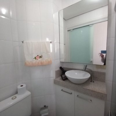 Apartamentos com 110m², 3 quartos, 1 suíte, 2 garagens, no bairro Centro em Florianópolis