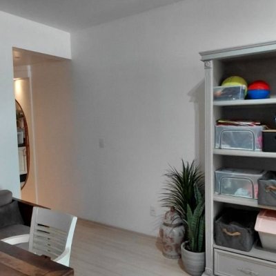 Apartamentos com 93m², 3 quartos, 1 suíte, 1 garagem, no bairro Centro em Florianópolis