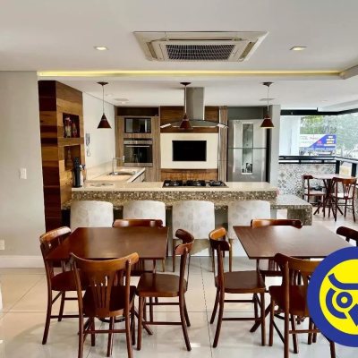 Apartamentos com 93m², 3 quartos, 1 suíte, 1 garagem, no bairro Centro em Florianópolis