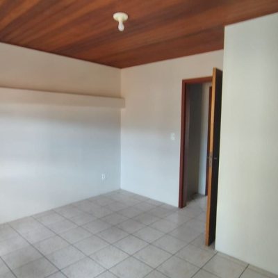 Sobrado Residencial com 85m², 2 quartos, 1 suíte, 1 garagem, no bairro Ingleses do Rio Vermelho em Florianópolis
