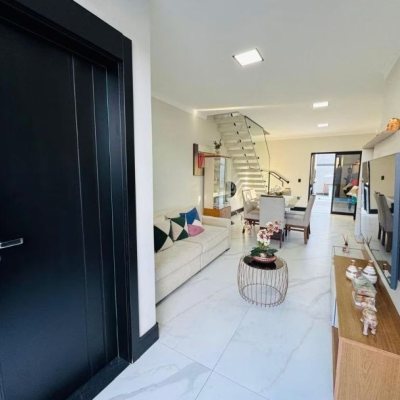 Sobrado Residencial com 101m², 3 quartos, 1 suíte, 2 garagens, no bairro Ponte Do Imaruim em Palhoça