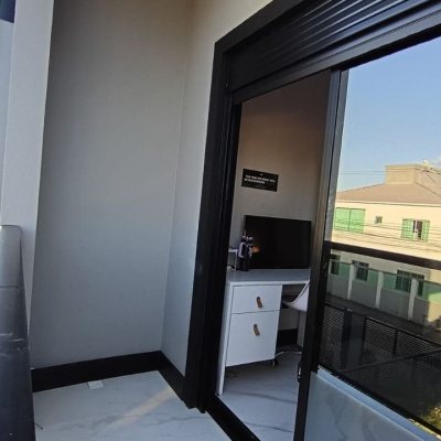 Sobrado Residencial com 101m², 3 quartos, 1 suíte, 2 garagens, no bairro Ponte Do Imaruim em Palhoça