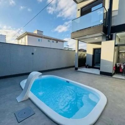 Sobrado Residencial com 101m², 3 quartos, 1 suíte, 2 garagens, no bairro Ponte Do Imaruim em Palhoça