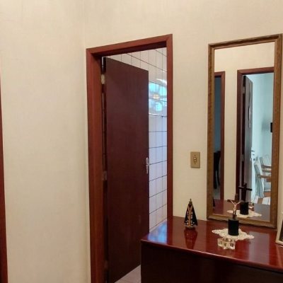 Casa Residencial com 136m², 2 quartos, 1 garagem, no bairro Centro em Palhoça