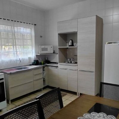 Casa Residencial com 136m², 2 quartos, 1 garagem, no bairro Centro em Palhoça
