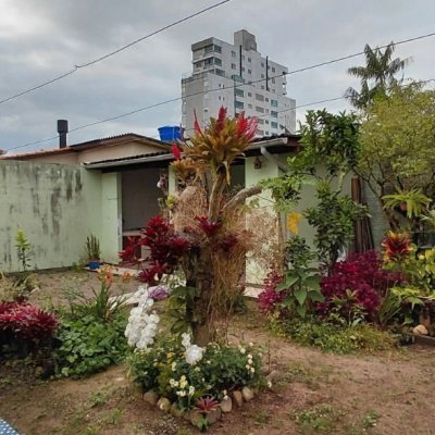 Casa Residencial com 136m², 2 quartos, 1 garagem, no bairro Centro em Palhoça