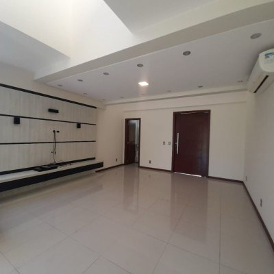 Casa Residencial com 259m², 3 quartos, 3 suítes, 2 garagens, no bairro Campeche em Florianópolis