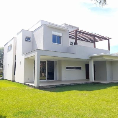 Casa Residencial com 259m², 3 quartos, 3 suítes, 2 garagens, no bairro Campeche em Florianópolis