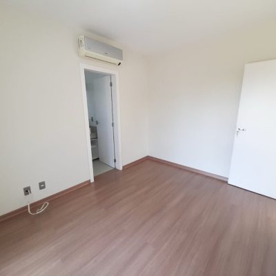 Casa Residencial com 259m², 3 quartos, 3 suítes, 2 garagens, no bairro Campeche em Florianópolis