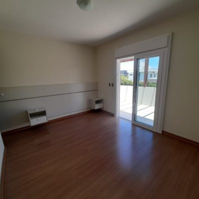 Casa Residencial com 259m², 3 quartos, 3 suítes, 2 garagens, no bairro Campeche em Florianópolis