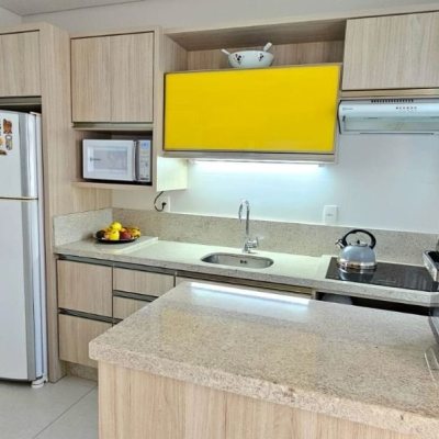 Cobertura com 122m², 3 quartos, 1 suíte, 2 garagens, no bairro Ingleses em Floranópolis