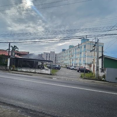 Terreno Comercial/Residencial com 1753m², no bairro Praia Comprida em São José