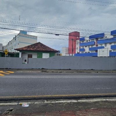 Terreno Comercial/Residencial com 1753m², no bairro Praia Comprida em São José