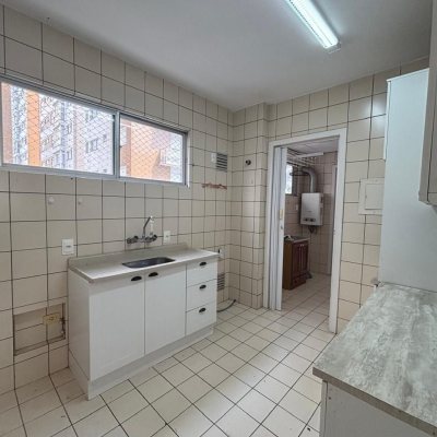 Apartamentos com 95m², 3 quartos, 1 suíte, 1 garagem, no bairro Centro em Florianópolis