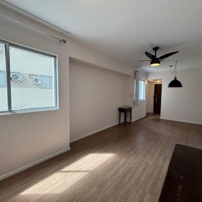 Apartamentos com 95m², 3 quartos, 1 suíte, 1 garagem, no bairro Centro em Florianópolis