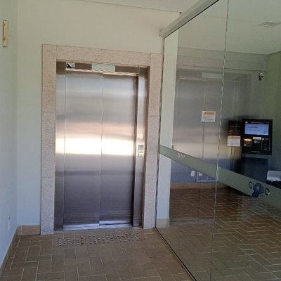 Sala com 24m², 1 garagem, no bairro Estreito em Florianópolis