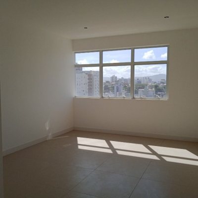Sala com 24m², 1 garagem, no bairro Estreito em Florianópolis