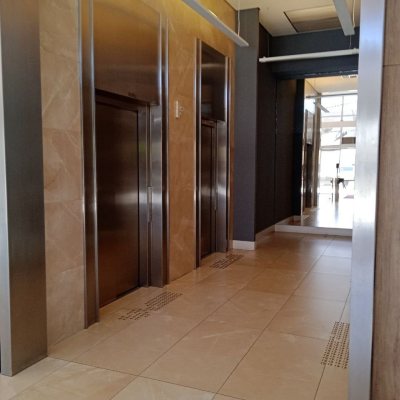 Sala com 24m², 1 garagem, no bairro Estreito em Florianópolis