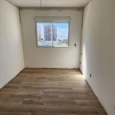 Apartamentos com 65m², 2 quartos, 1 suíte, 1 garagem, no bairro Agronômica em Florianópolis