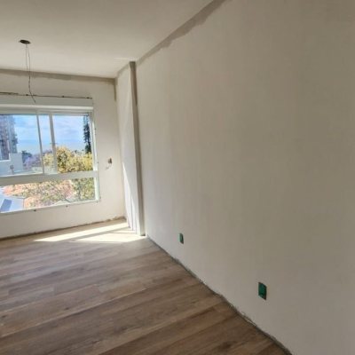 Apartamentos com 65m², 2 quartos, 1 suíte, 1 garagem, no bairro Agronômica em Florianópolis