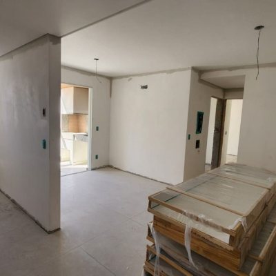 Apartamentos com 65m², 2 quartos, 1 suíte, 1 garagem, no bairro Agronômica em Florianópolis
