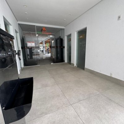 Cobertura com 166m², 3 quartos, 1 suíte, 2 garagens, no bairro Jurerê em Florianópolis