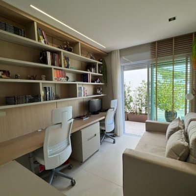 Cobertura com 166m², 3 quartos, 1 suíte, 2 garagens, no bairro Jurerê em Florianópolis