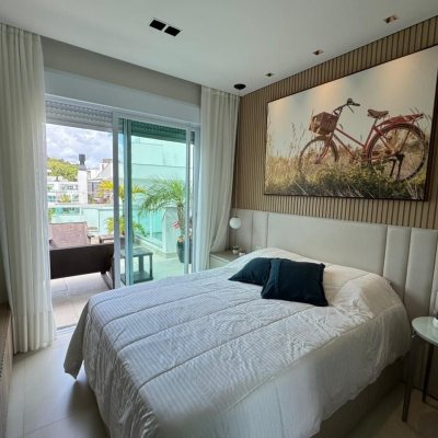 Cobertura com 166m², 3 quartos, 1 suíte, 2 garagens, no bairro Jurerê em Florianópolis