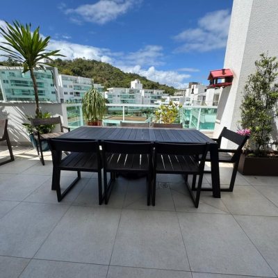 Cobertura com 166m², 3 quartos, 1 suíte, 2 garagens, no bairro Jurerê em Florianópolis