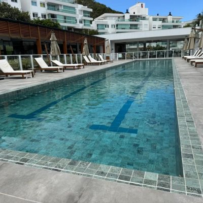 Cobertura com 166m², 3 quartos, 1 suíte, 2 garagens, no bairro Jurerê em Florianópolis