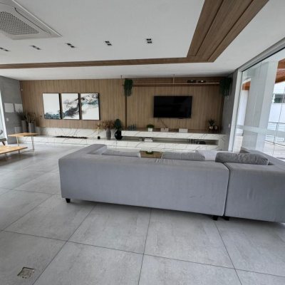 Cobertura com 166m², 3 quartos, 1 suíte, 2 garagens, no bairro Jurerê em Florianópolis