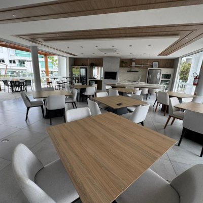 Cobertura com 166m², 3 quartos, 1 suíte, 2 garagens, no bairro Jurerê em Florianópolis