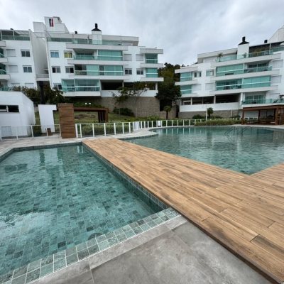 Cobertura com 166m², 3 quartos, 1 suíte, 2 garagens, no bairro Jurerê em Florianópolis
