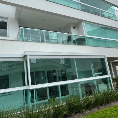 Cobertura com 166m², 3 quartos, 1 suíte, 2 garagens, no bairro Jurerê em Florianópolis