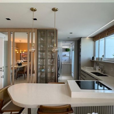 Cobertura com 166m², 3 quartos, 1 suíte, 2 garagens, no bairro Jurerê em Florianópolis